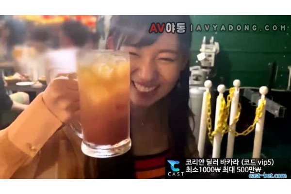 [일본야동] 부끄럼타더니 고속 피스톤질